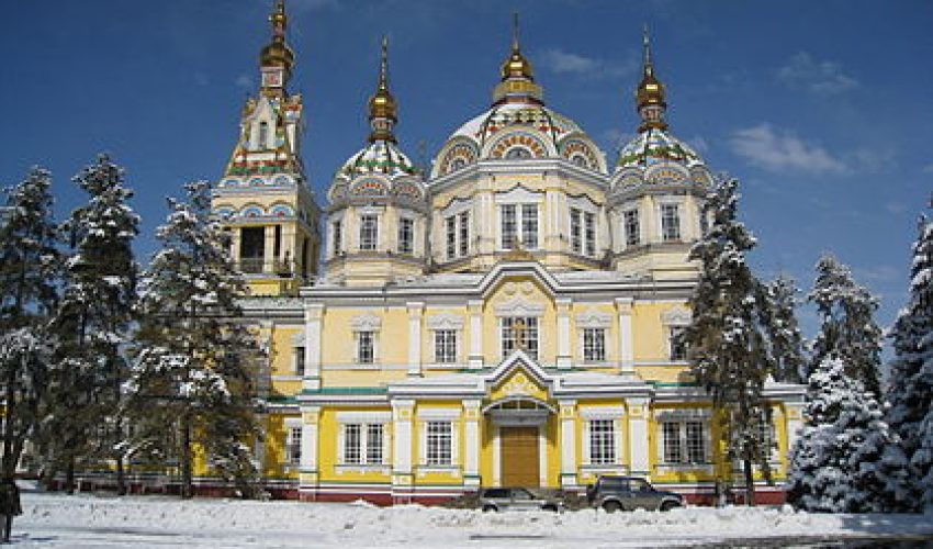 420px-Zenkov_Cathedral_Winter