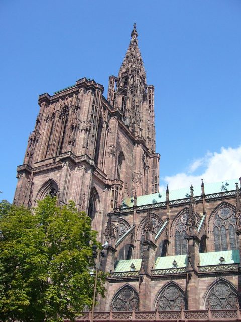 800px-Absolute_cathedrale_Strasbourg_04