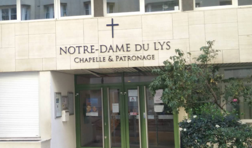 entrée de la chapelle Notre-Dame-du-Lys - image Street View