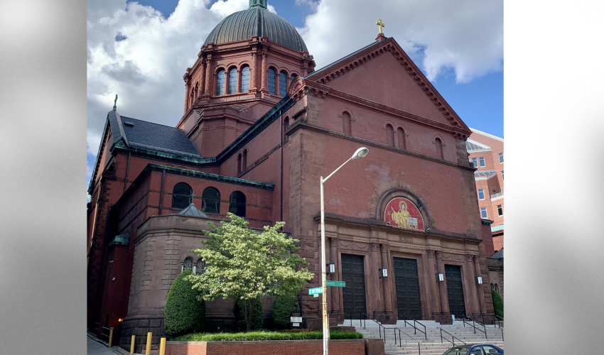 Facade de la Cathédrale  Saint Matthieu à Washington - DR