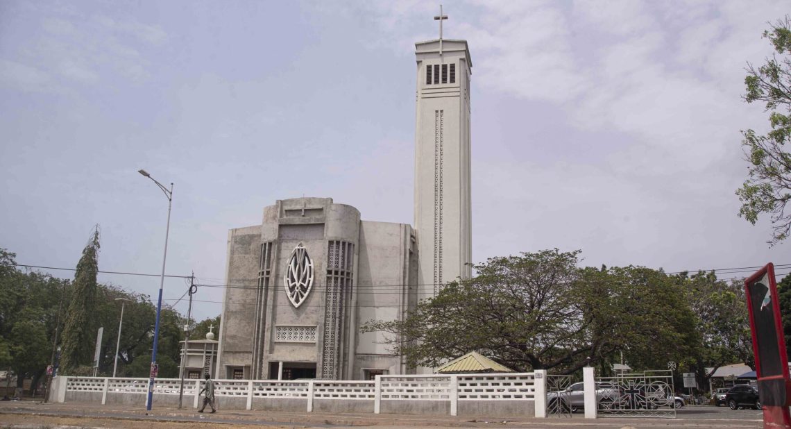 Photo Wikipedia cathédrale du Saint-Esprit , située à Accra