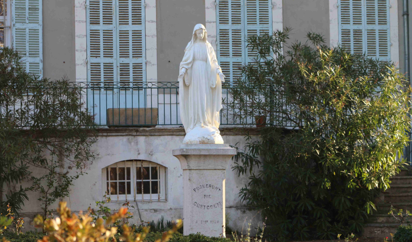 Façade du séminaire de La Castille où auront lieu les ordinations sacerdotales du diocèse de Toulon - DR