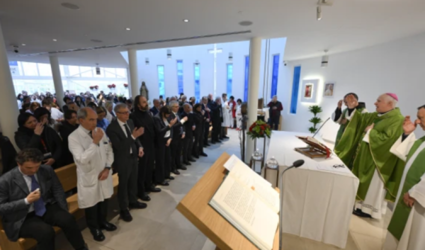 Prière du staff médical à l'Hopital Gemelli- credit Vatican News