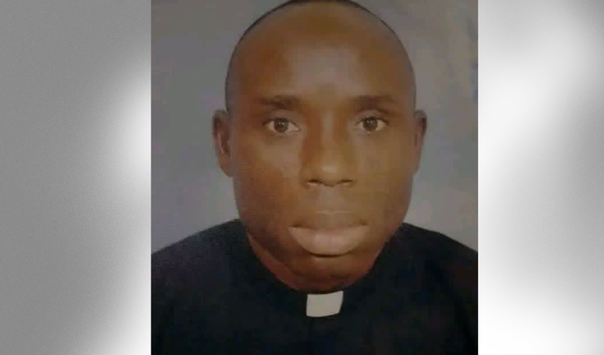 Le père Emmanuel Ezema - capture écran