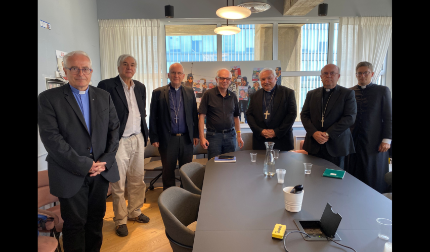 Les évéques de France à Tel Aviv avec  Daniel Shek, ancien ambassadeur d’Israël en France @eglisecatholique