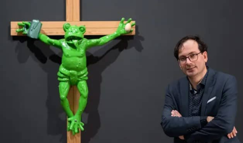 Exposition et son auteur - capture écran