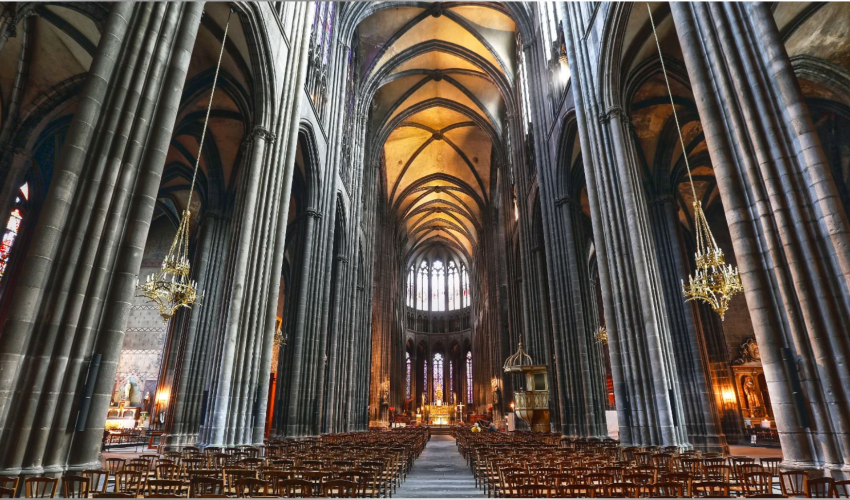 Intérieur de Notre-Dame-de-l’Assomption de Clermont-Ferrand - DR