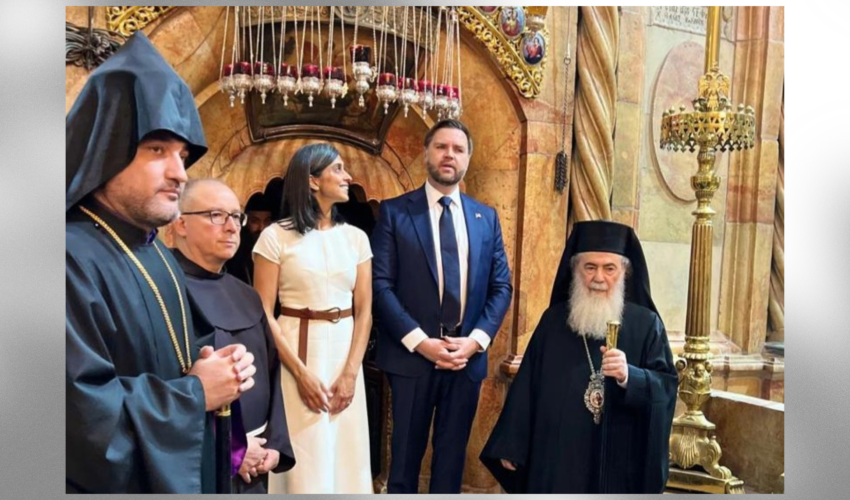 JD VANCE et son épouse Usha lors de sa récente visite du Saint Sépulcre - DR