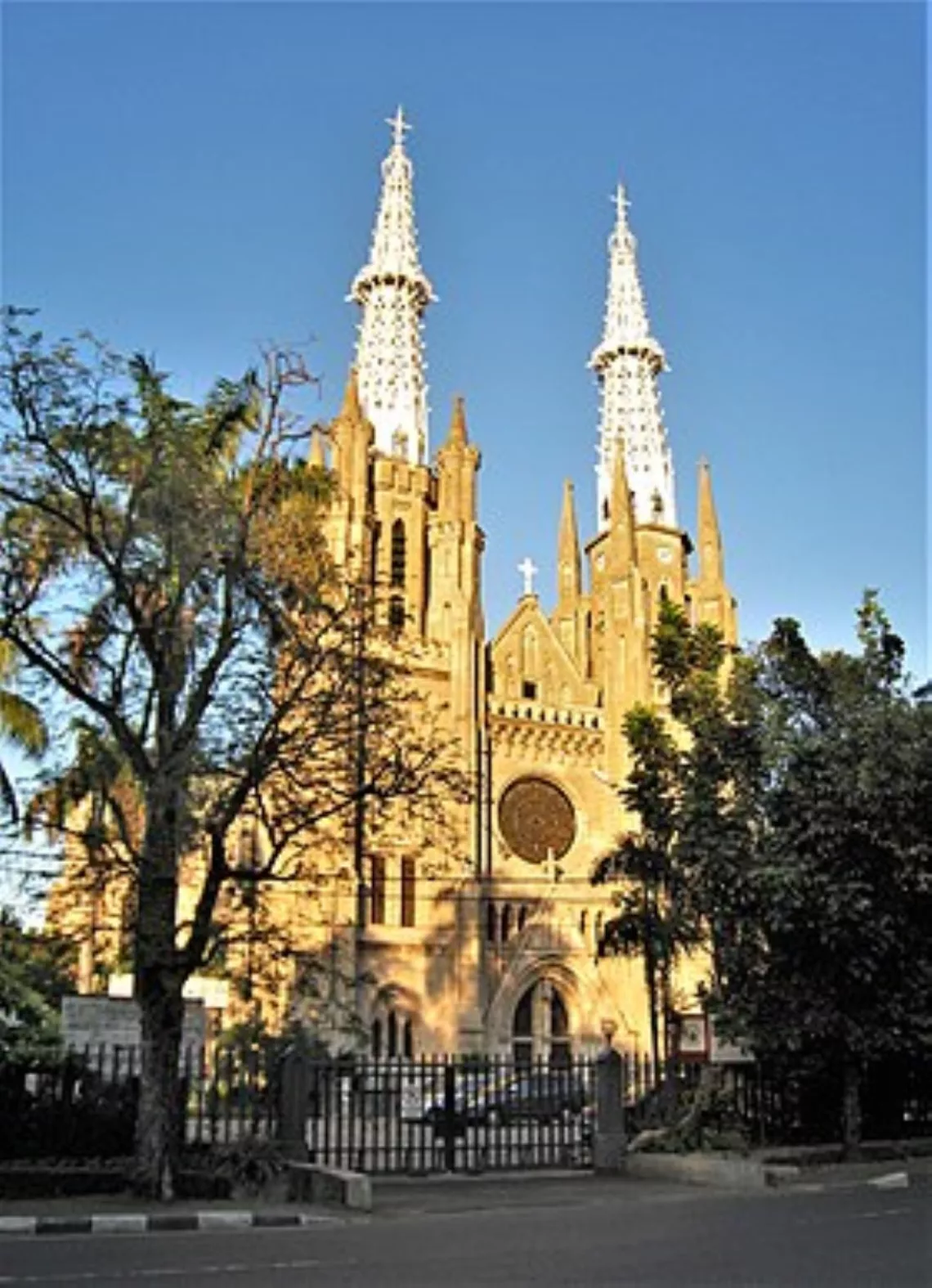 Jakarta_Cathedral_Afternoon