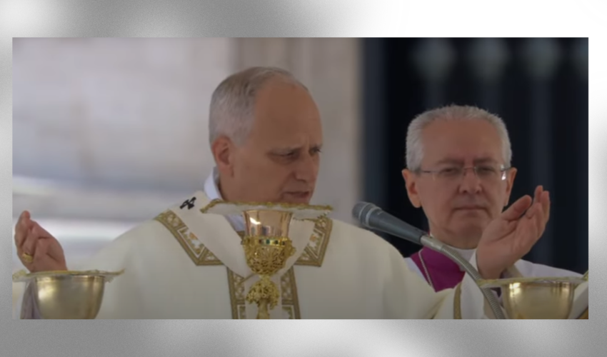 Solennité de la Toussaint – Messe solennelle du 1er novembre 2025 célébrée par le pape Léon XIV sur la place Saint-Pierre - capture écran