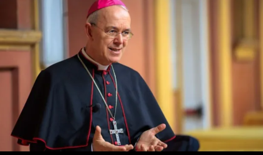 Monseigneur Schneider - DR