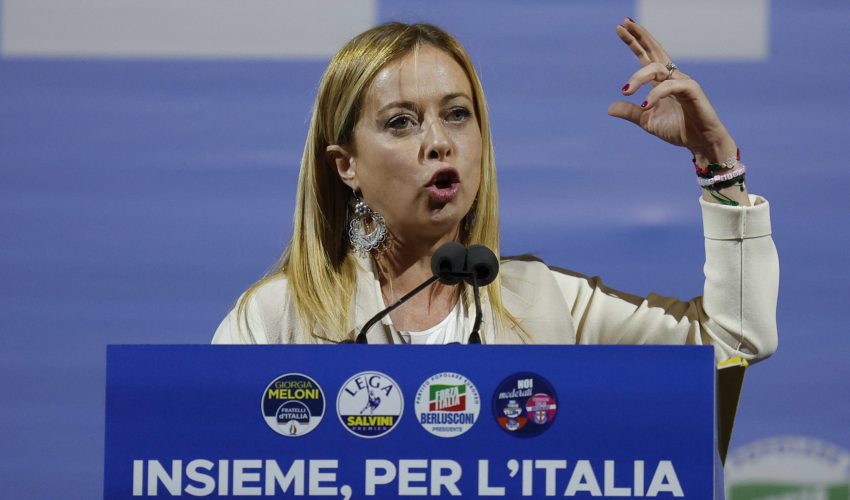 Rome (Italy), 22/09/2022.- Leader of Italian party Fratelli d'ÄôItalia (Brothers of Italy) Giorgia Meloni attends the center-right closing rally of the campaign for the general elections at Piazza del Popolo, in Rome, Italy, 22 September 2022. Italy will hold its general snap elections on 25 September 2022 to elect a new Prime Minister. (Elecciones, Italia, Roma) EFE/EPA/GIUSEPPE LAMI