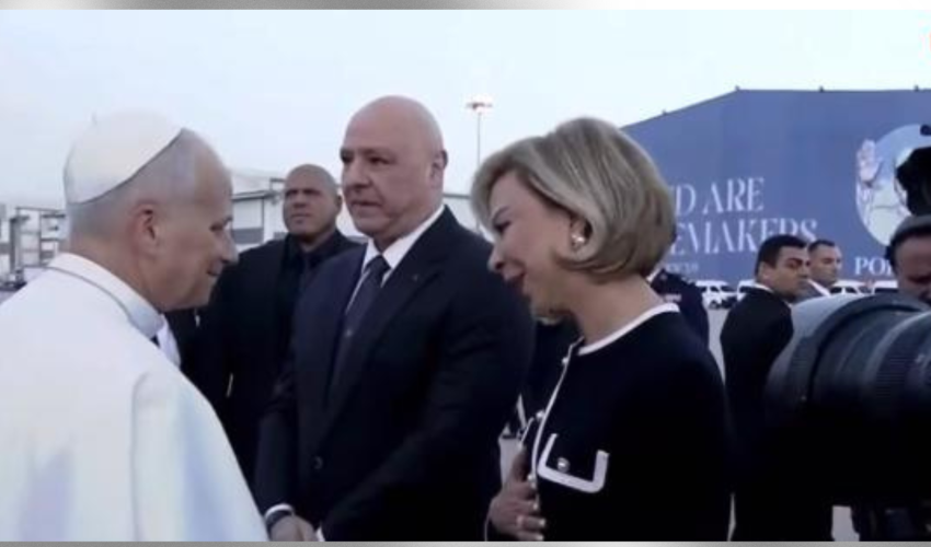 Le Pape Léon XIV Liban accueilli à l'aéroport de Beyrouth par le président de la République, Josaphat Aoun - capture écran