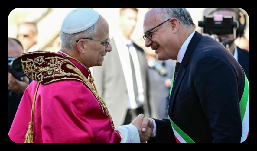 Le Pape Léon XIV avec le maire de Rome, maire Roberto Gualtieri - DR