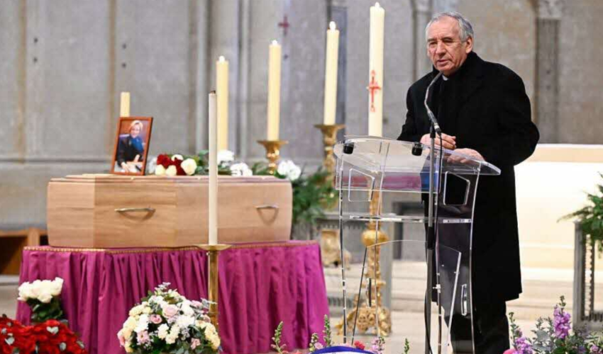 Francois Bayrou lors des obsèques de Anne-Marie Comparini - DR Joël Philippon