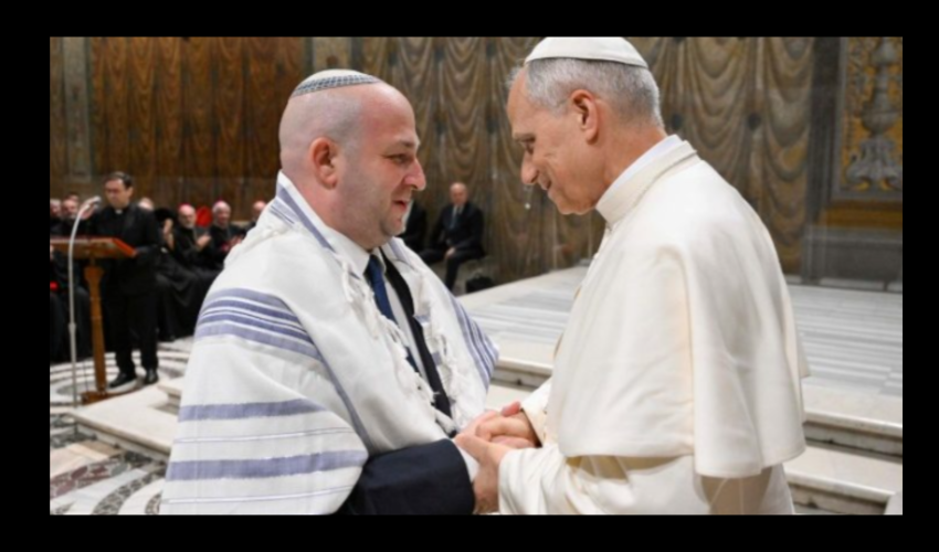 Le pape Léon XIV et Silviu Vexler, président de la Fédération des communautés juives de Roumanie - DR credit Vatican Media