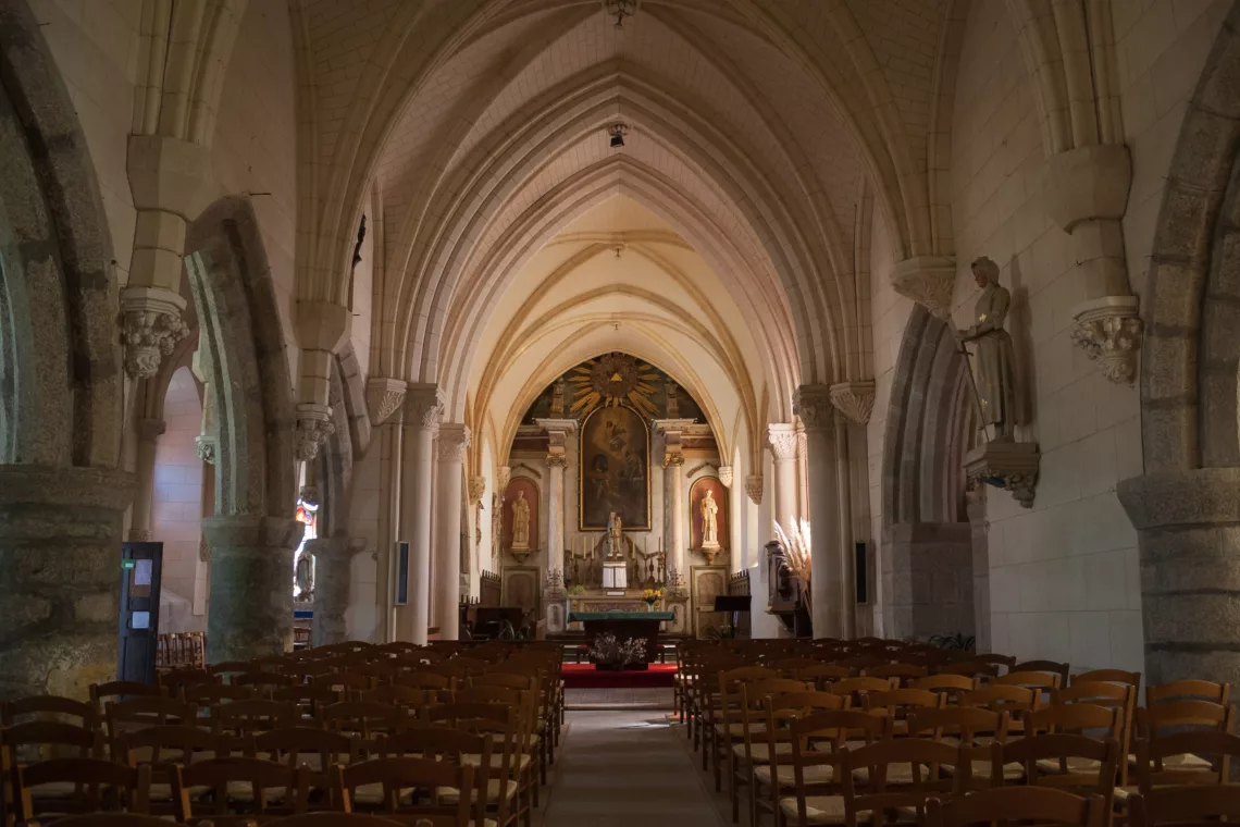 Tocqueville_Église_Saint-Laurent_Nef_2016_08_21