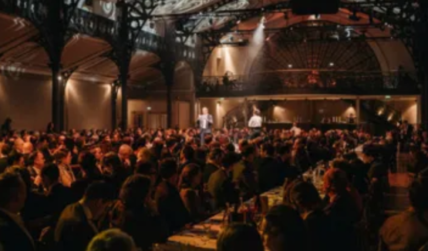 Photo le Diner des bâtisseurs  - DR