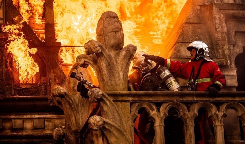 paris-incendie-notre-dame-feu-film-annaud-sauvetage-bande-annonce-date-sortie-cinema