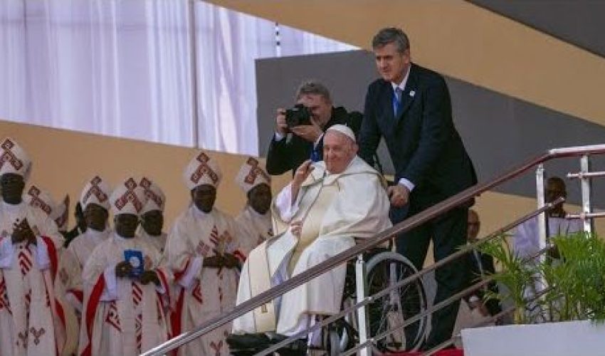 Une marée humaine pour la messe du Pape