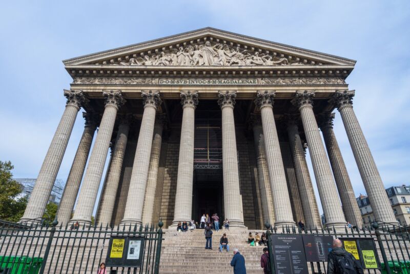 Image for the Tweet beginning: ⚡️AGRESSION à l'église de la