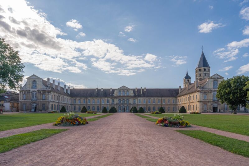 Image for the Tweet beginning: 🟧Série – Les cathédrales  

⚡️Symbolique