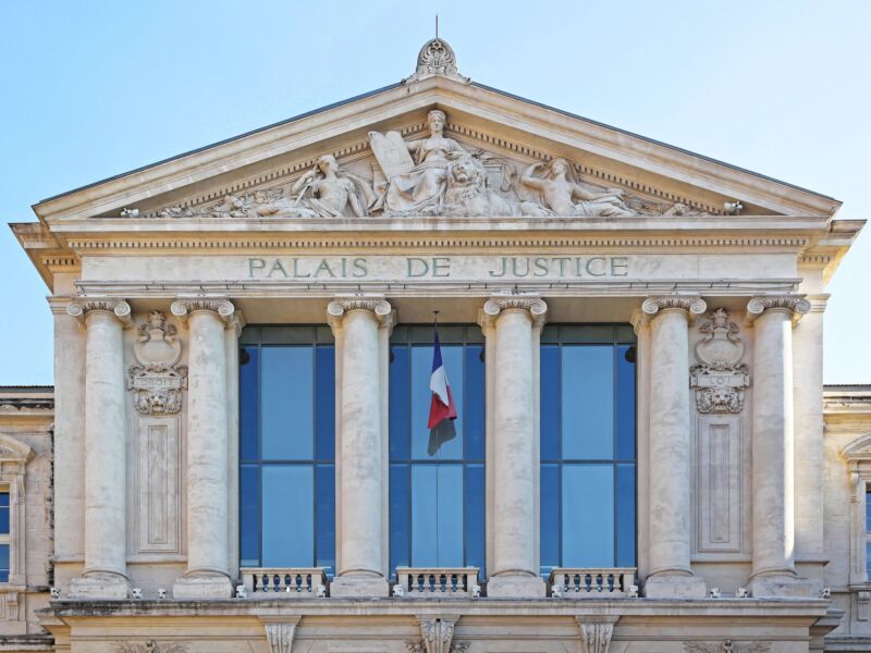 Image for the Tweet beginning: 🔴⚡️Vols et profanations de 29