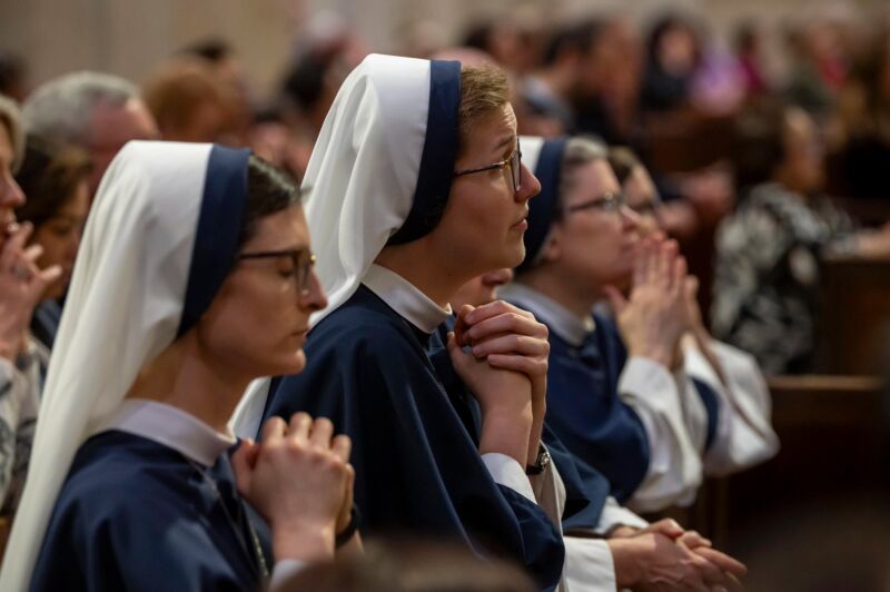Image for the Tweet beginning: 🔴À Noël, des religieuses américaines