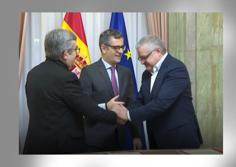 Image for the Tweet beginning: 🚨FLASH I Abus sexuels dans