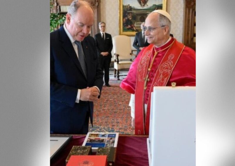 Image for the Tweet beginning: 🔴⚡️Le pape Léon XIV reçoit