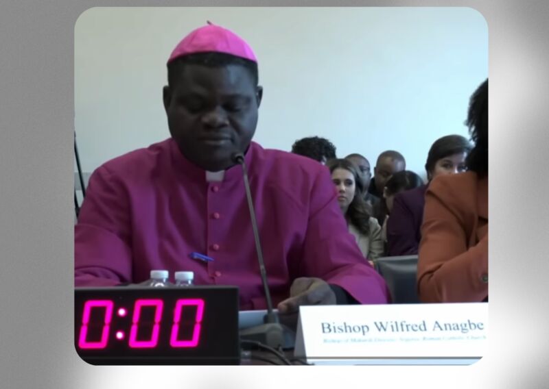 Image for the Tweet beginning: 🚨ALERTE  I "Moi, évêque