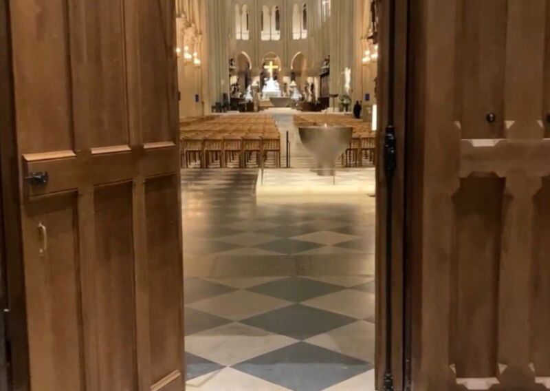 Image for the Tweet beginning: ✝️"Quarante jours pour revenir à