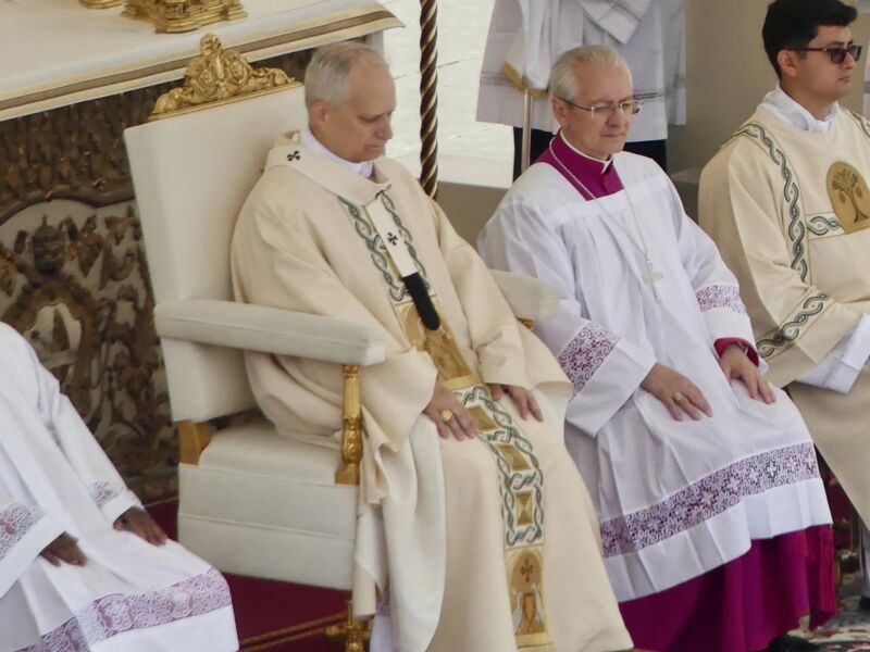 Image for the Tweet beginning: ✝️🇻🇦[CARÊME 2026] « Commençons par désarmer