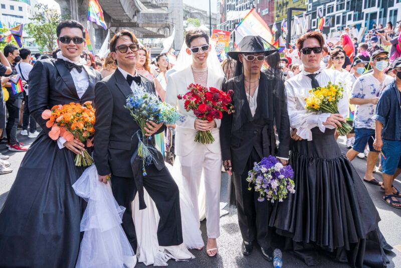 Image for the Tweet beginning: 🔴⚡️Argentine : un mariage trans